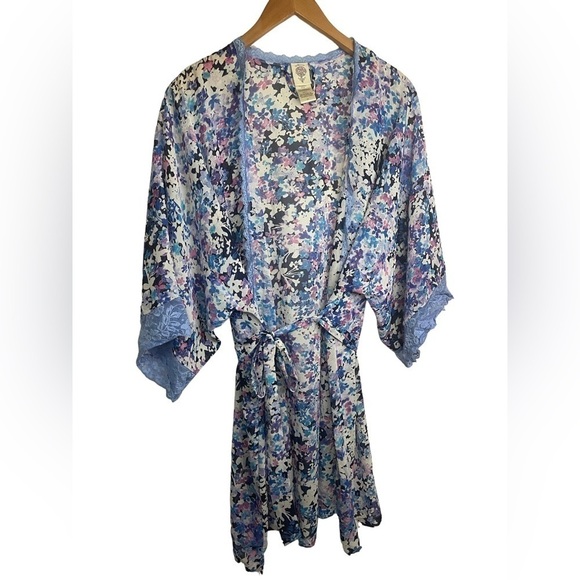 In Bloom floral belted robe. Lace trim. Light weight and floral. Women’s Medium - Picture 1 of 4